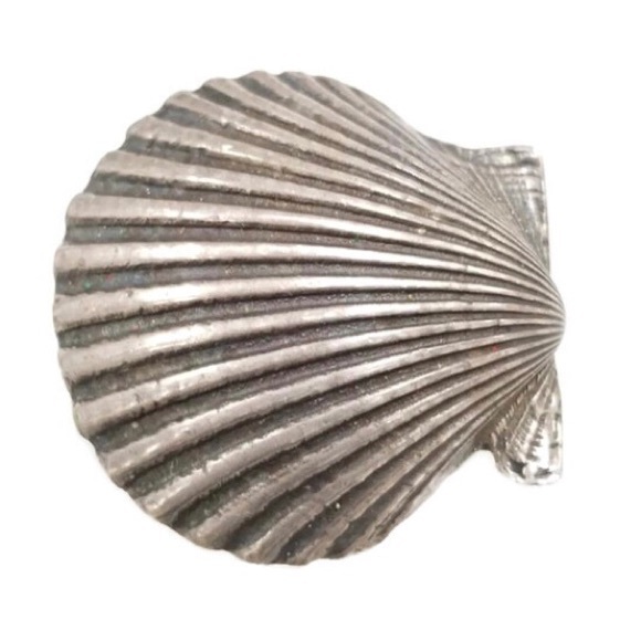 SOLD —- Handmade artisan 53.3g sterling silver scallop shell belt buckle - Picture 2 of 9